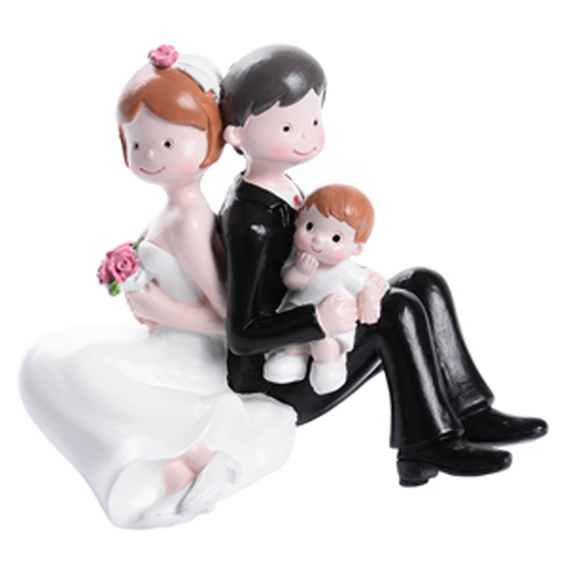 Pareja novios con niño 10 cm. -(caja 4 und.)- 28477