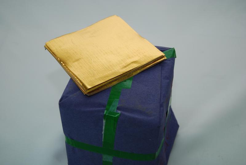 Papel met. color oro 10 x 10 (pq. 1 kg.)